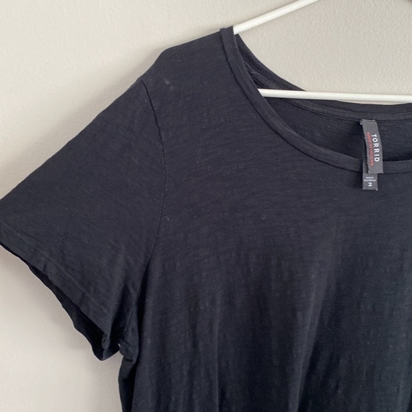 Torrid black T-shirt - Picture 3 of 5